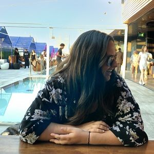 Meet your Posher, Ellana